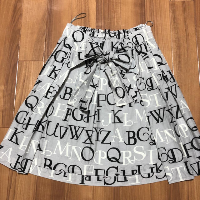 JaneMarple(ジェーンマープル)の【難あり】ジェーンマープル アルファベットロゴ レディースのスカート(ひざ丈スカート)の商品写真