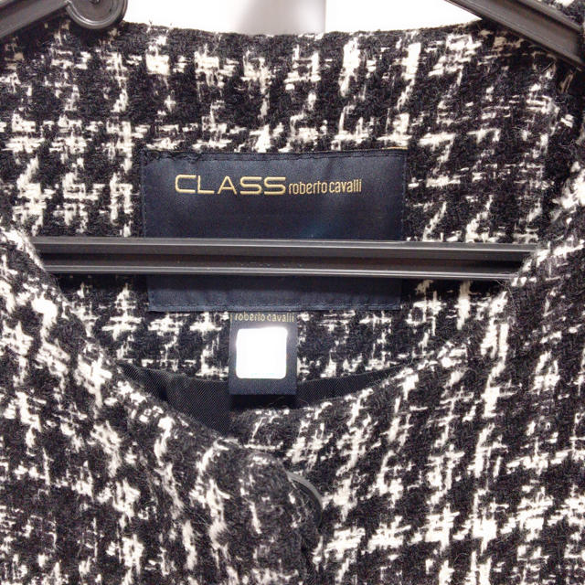 Roberto Cavalli(ロベルトカヴァリ)のCLASS roberto cavalli ツイードコート レディースのジャケット/アウター(ノーカラージャケット)の商品写真