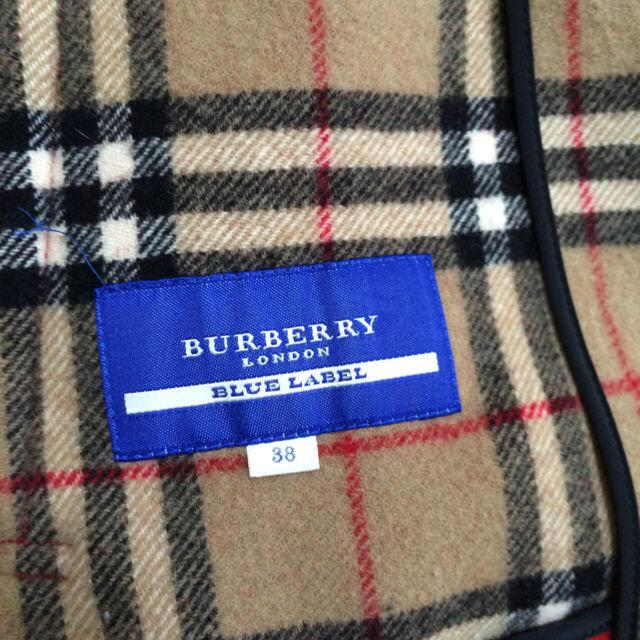 BURBERRY(バーバリー)のバーバーリー 赤のコート レディースのジャケット/アウター(ピーコート)の商品写真