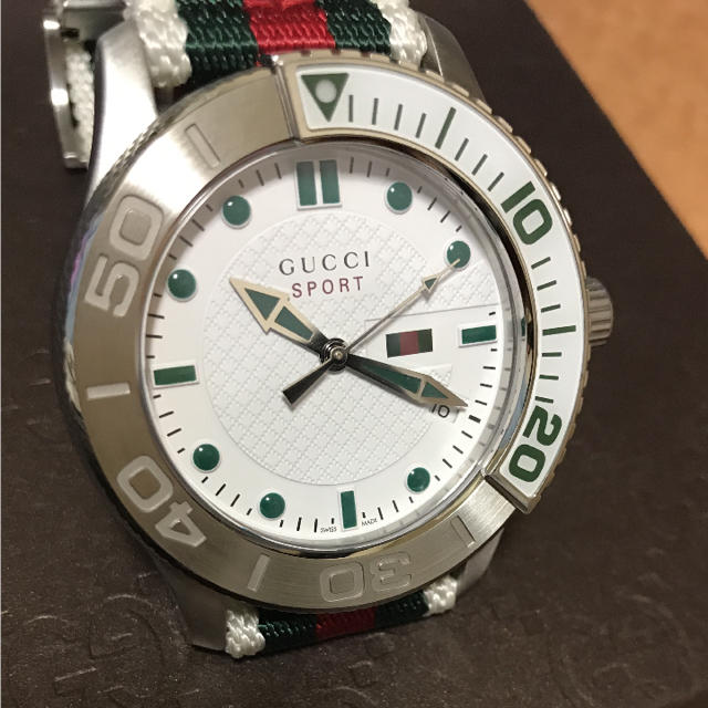 Gucci(グッチ)のGUCCI  腕時計  ホワイト文字盤 メンズの時計(腕時計(アナログ))の商品写真