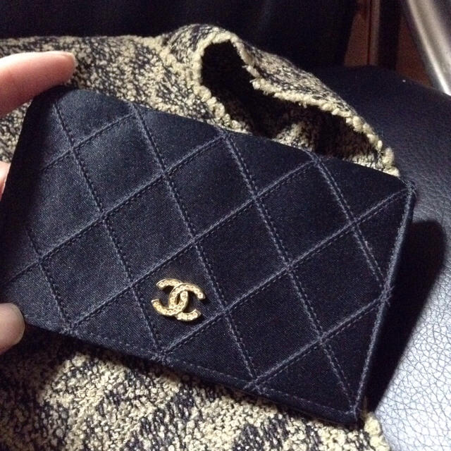 CHANEL(シャネル)のシャネル サテンコインケース レディースのファッション小物(財布)の商品写真