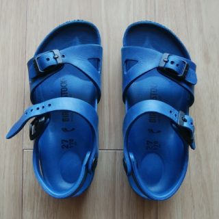 ビルケンシュトック(BIRKENSTOCK)のスマキ様専用【中古美品】ビルケンシュトック キッズ サンダル 17cm ネイビー(サンダル)