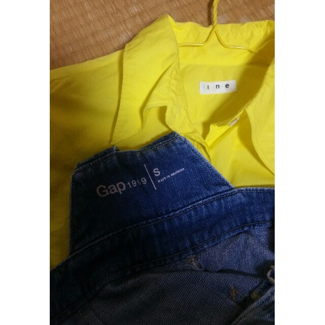 GAP(ギャップ)の[値引き] ミニオン コーデ セット サロペット 黄色シャツ レディースのパンツ(サロペット/オーバーオール)の商品写真