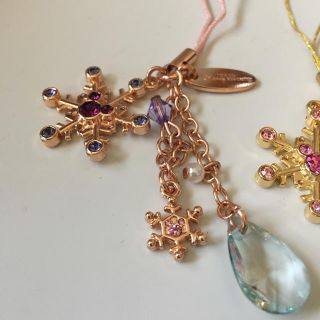 雪の結晶 ストラップ ディズニーリゾート 新品 お土産 キーホルダー