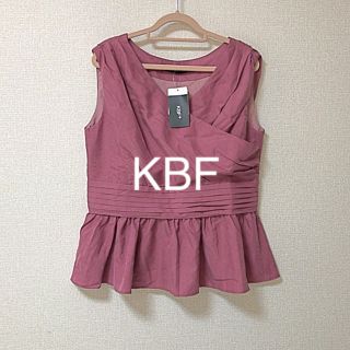 ケービーエフプラス(KBF+)の新品タグ付き☆ KBF＋ タックカシュクール(カットソー(半袖/袖なし))