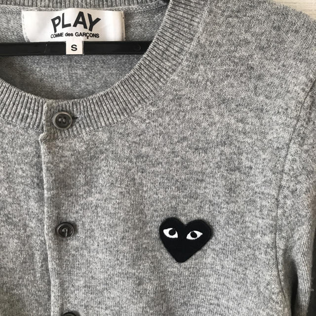 COMME des GARCONS(コムデギャルソン)のplay コムデギャルソン カーディガン 美品 レディースのトップス(カーディガン)の商品写真