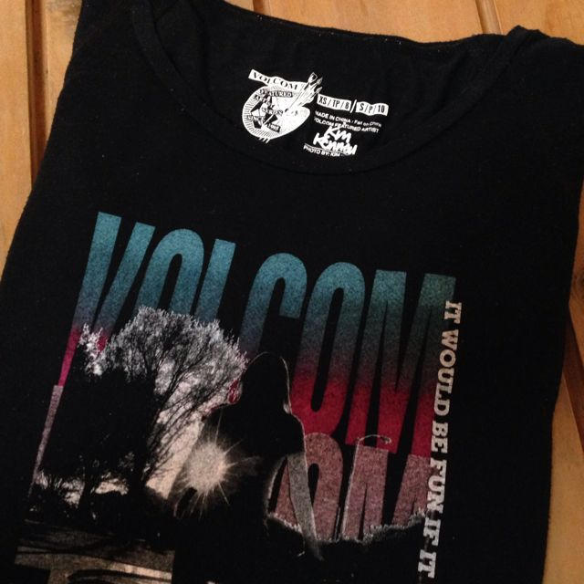 volcom(ボルコム)のvolcom長袖Tシャツ レディースのトップス(Tシャツ(長袖/七分))の商品写真