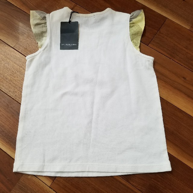 BURBERRY(バーバリー)のバーバリー　シャツ　90サイズ　未使用 キッズ/ベビー/マタニティのキッズ服女の子用(90cm~)(Tシャツ/カットソー)の商品写真