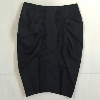 ランバンコレクション(LANVIN COLLECTION)のタグ付新品！ ランバン コレクションライン サテンスカート 40(ひざ丈スカート)