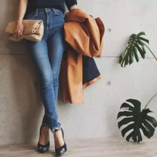 アメリヴィンテージ(Ameri VINTAGE)の本日のみ限定価格！VICKY EDGE CLUSH DENIM(デニム/ジーンズ)