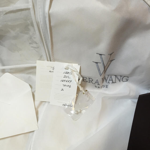 Vera Wang(ヴェラウォン)のMinami様 Vera Wang Delaney US2 [2ndオーナー様] レディースのフォーマル/ドレス(ウェディングドレス)の商品写真