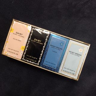 マークジェイコブス 香水(ブルー・ネイビー/青色系)の通販 33点
