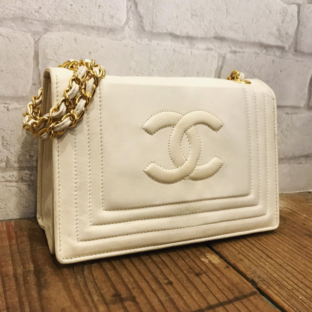 正規品　CHANEL白（アイボリー）ハンドバッグ