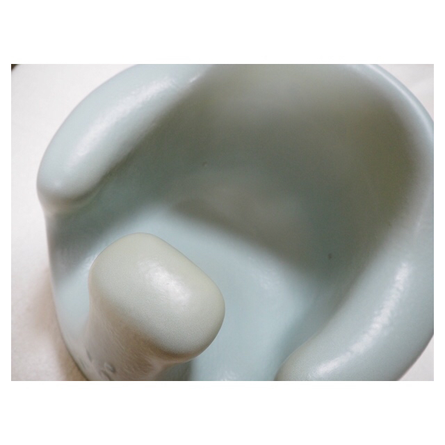 Bumbo(バンボ)の【正規品】Bumbo(ベビーチェア) キッズ/ベビー/マタニティのキッズ/ベビー/マタニティ その他(その他)の商品写真