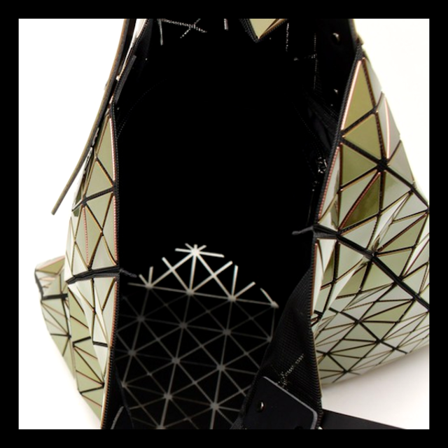 ISSEY MIYAKE(イッセイミヤケ)のBAO BAO ISSEY MIYAKE レディースのバッグ(トートバッグ)の商品写真