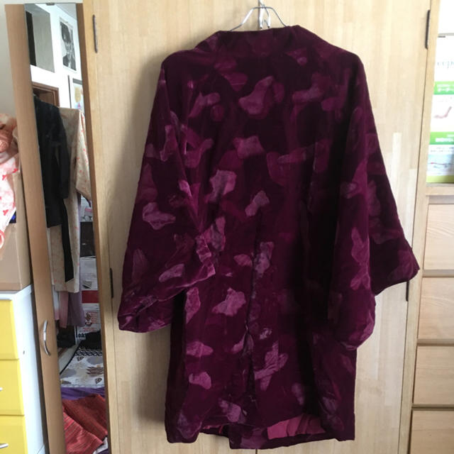 着物 ベロアコート 紫 柄 レディースの水着/浴衣(着物)の商品写真