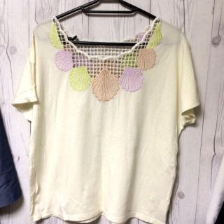 ドットアンドストライプスチャイルドウーマン(Dot&Stripes CHILDWOMAN)の貝殻刺繍カットソー(カットソー(半袖/袖なし))