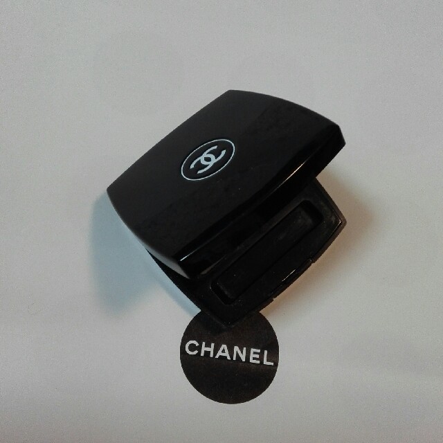 CHANEL(シャネル)のシャネルアイシャドウ正規品 コスメ/美容のベースメイク/化粧品(アイシャドウ)の商品写真