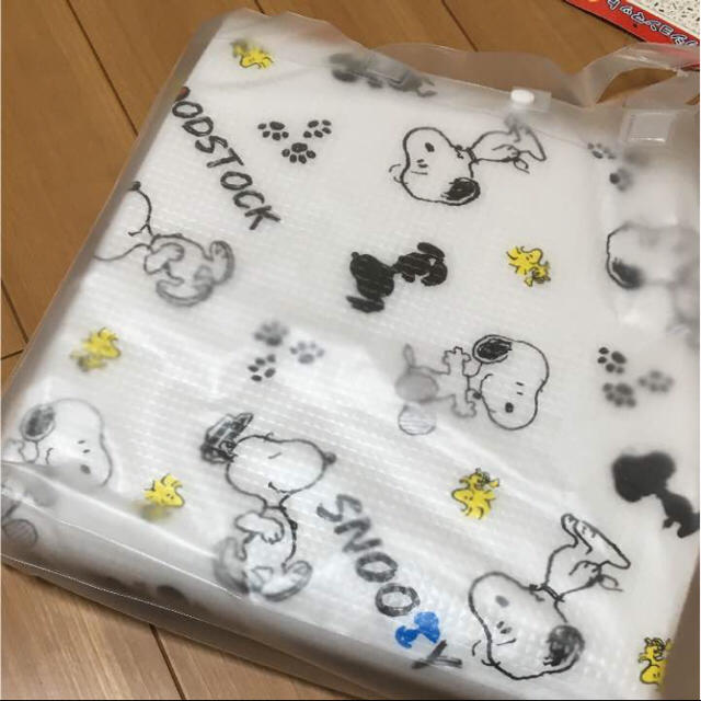 Snoopy 新品 スヌーピー レジャーシート クッションマットの通販 By プロフ必読 ゆきんこ S Shop スヌーピーならラクマ