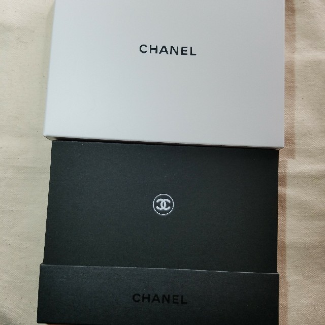 CHANEL(シャネル)のシャネル CHANEL ノベルティ 2016 カレンダー インテリア/住まい/日用品のインテリア小物(その他)の商品写真