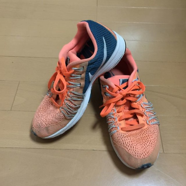 NIKE(ナイキ)のナイキシューズ 23.5cm キッズ/ベビー/マタニティのキッズ/ベビー/マタニティ その他(その他)の商品写真