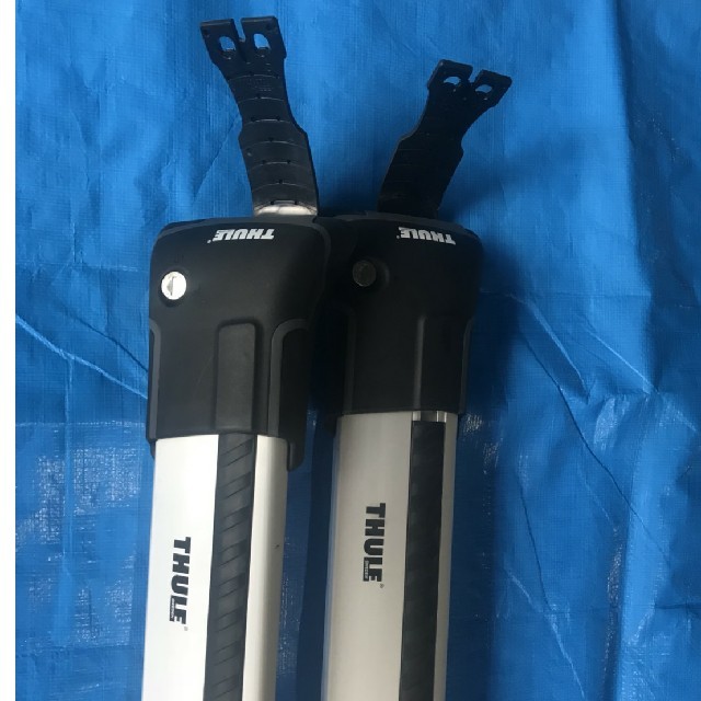 THULE(スーリー)の車 THULEルーフバーThule WingBAr Edge 9582 Ｍサイズ 自動車/バイクの自動車(車外アクセサリ)の商品写真