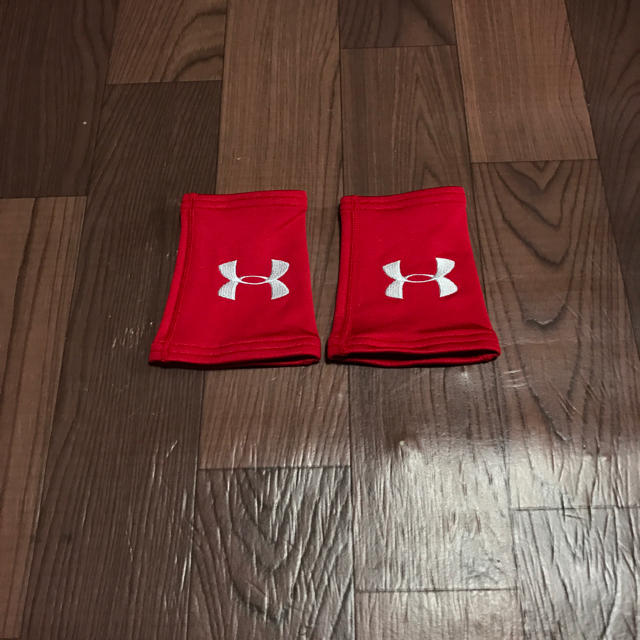 UNDER ARMOUR(アンダーアーマー)の残少 アンダーアーマー モビリティ リストバンド レッド 左右ペア 野球 WBC メンズのアクセサリー(バングル/リストバンド)の商品写真