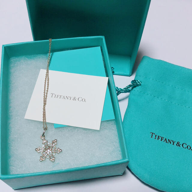 Tiffany & Co.(ティファニー)の正規品 限定品 ティファニー ネックレス 雪の結晶 スノーフレーク レディースのアクセサリー(ネックレス)の商品写真