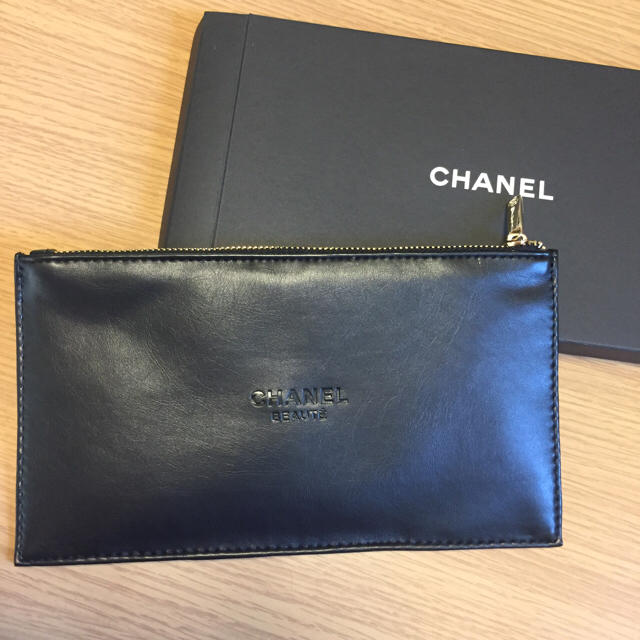 CHANEL(シャネル)のCHANEL ノベルティポーチ エンタメ/ホビーのコレクション(ノベルティグッズ)の商品写真