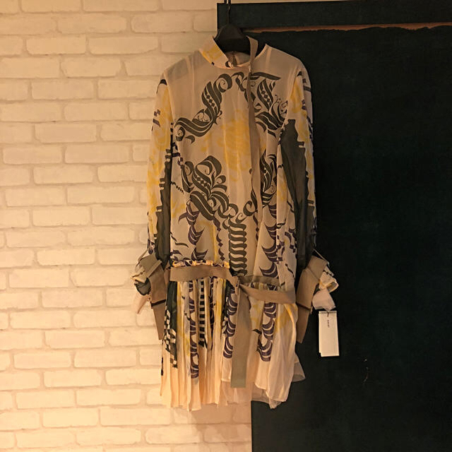 【新品・未使用 】Sacai ワンピース