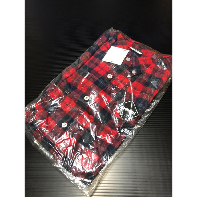 F.C.R.B.(エフシーアールビー)のFCRB BRISTOL 37 STAR FLANNEL SHIRTS M 赤 メンズのトップス(シャツ)の商品写真