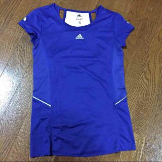 アディダス(adidas)のadidas トップス 美品！(Tシャツ(半袖/袖なし))