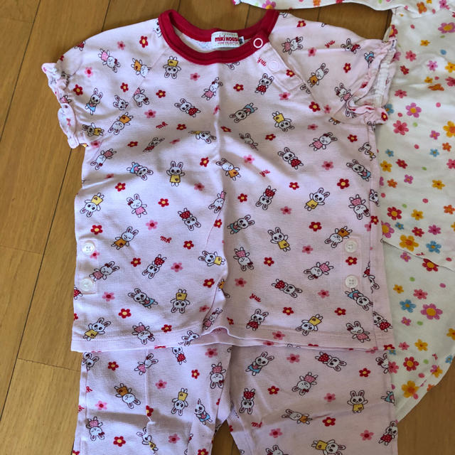 mikihouse(ミキハウス)のミキハウスパジャマ サイズ90 セット売り キッズ/ベビー/マタニティのキッズ服女の子用(90cm~)(パジャマ)の商品写真