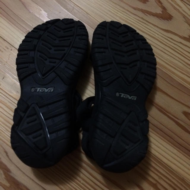 UNITED ARROWS(ユナイテッドアローズ)のteva ハリケーン XLT ブラック 7サイズ 美品 ユナイテッドアローズ購入 レディースの靴/シューズ(サンダル)の商品写真