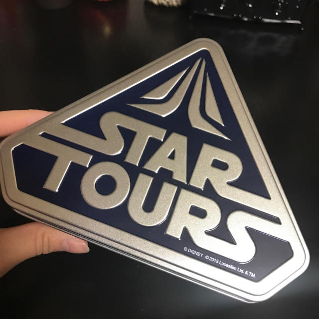 Disney(ディズニー)のSTAR TOURS STAR WARS スターウォーズ 缶 エンタメ/ホビーのおもちゃ/ぬいぐるみ(キャラクターグッズ)の商品写真