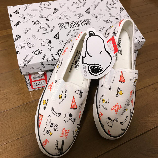 SNOOPY(スヌーピー)のスヌーピー  スリッポン  スニーカー  新学期  スヌーピー 靴23.5 新品 レディースの靴/シューズ(スリッポン/モカシン)の商品写真