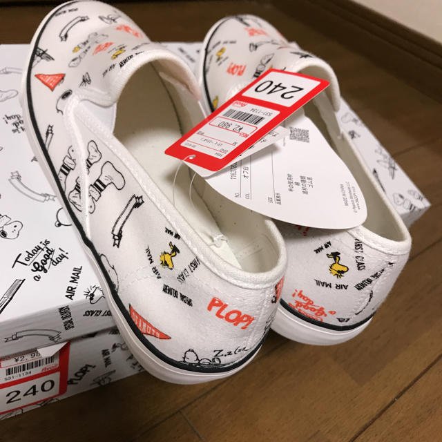 SNOOPY(スヌーピー)のスヌーピー  スリッポン  スニーカー  新学期  スヌーピー 靴23.5 新品 レディースの靴/シューズ(スリッポン/モカシン)の商品写真