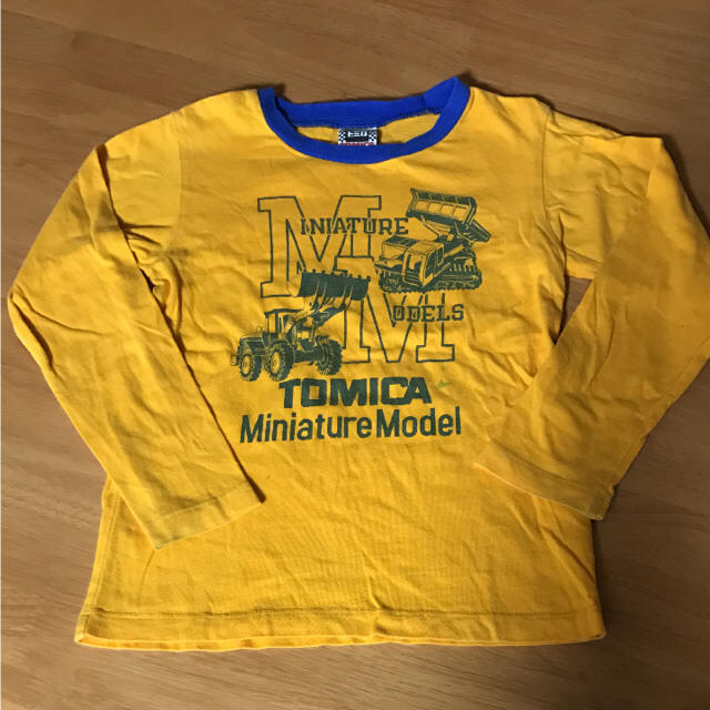 Takara Tomy(タカラトミー)のTOMICA トミカ Tシャツ 120 キッズ/ベビー/マタニティのキッズ服男の子用(90cm~)(Tシャツ/カットソー)の商品写真