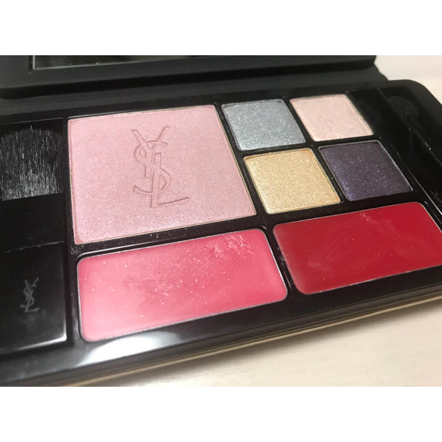 Yves Saint Laurent Beaute(イヴサンローランボーテ)のイヴ.サンローラン 2017クリスマスコレクション コスメ/美容のキット/セット(コフレ/メイクアップセット)の商品写真