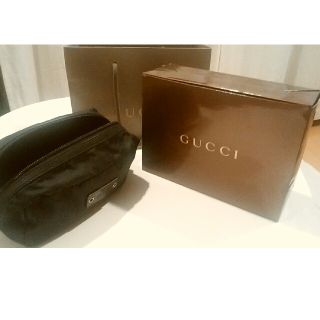 グッチ(Gucci)のグッチ　メイクポーチ　GG柄　ナイロン　美品(ポーチ)