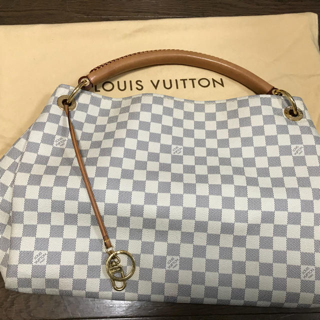 LOUIS VUITTON - chii！ルイヴィトン アーツィ