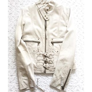 ザラ(ZARA)の本革ホワイトレザージャケット(ライダースジャケット)