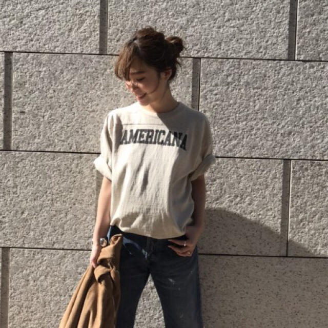 DEUXIEME CLASSE(ドゥーズィエムクラス)のタグ付き新品☆ドゥーズィエムクラス 新作♡AMERICANA Tシャツ ベージュ レディースのトップス(Tシャツ(半袖/袖なし))の商品写真