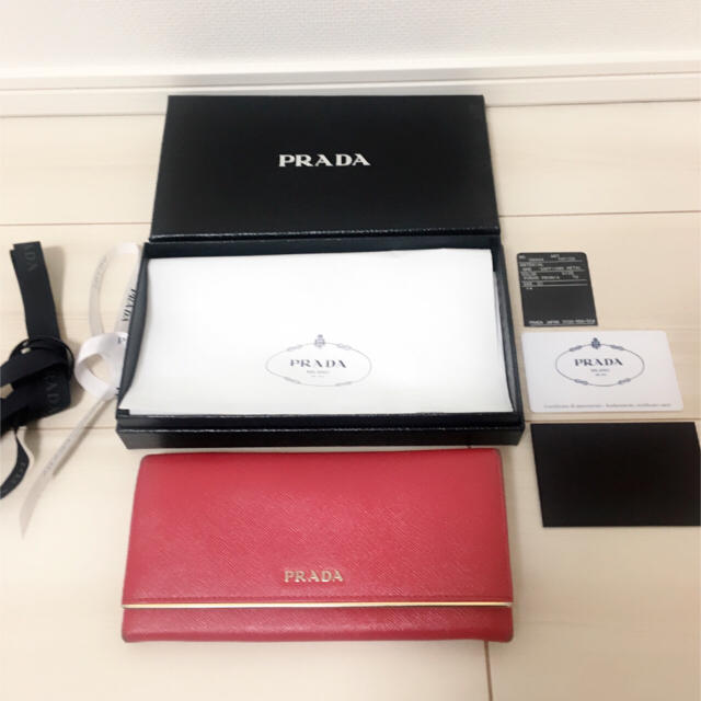 PRADA(プラダ)のPRADA❤️ピンク長財布 レディースのファッション小物(財布)の商品写真