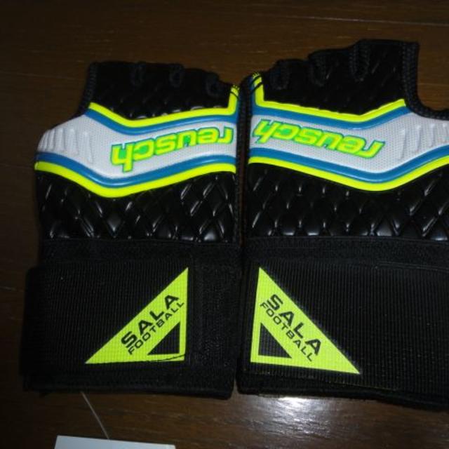 reusch(ロイシュ)のロイシュ　サラ　SG　ショート　8号　reusch　フットサル　キーパーグローブ スポーツ/アウトドアのサッカー/フットサル(その他)の商品写真