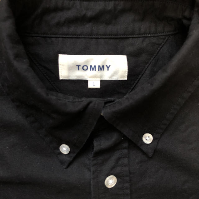 TOMMY(トミー)のsao様専用  TOMMY ブラックシャツ メンズL メンズのトップス(シャツ)の商品写真