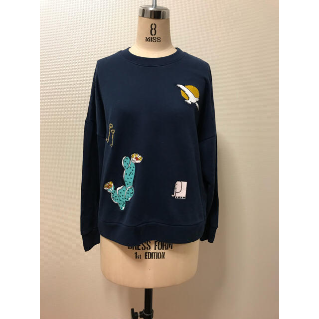 MAISON KITSUNE'(メゾンキツネ)のMAISON KITSUNE PARIS 刺繍スエット レディースのトップス(トレーナー/スウェット)の商品写真