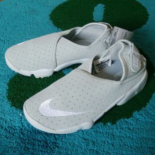 ナイキ(NIKE)の定価以下 NIKE リフト 新品 ナイキ 箱付き WMNS RIFT WRAP(スニーカー)