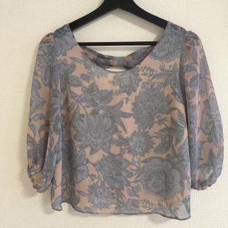 フォーエバートゥエンティーワン(FOREVER 21)のForever21 花柄ブラウス(シャツ/ブラウス(長袖/七分))