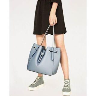 ザラ(ZARA)のZARA ザラ　バッグ　鞄　ショルダー　A4　水色　ブルー　レザー　巾着(ショルダーバッグ)